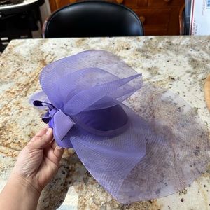 Sonni San Francisco Vintage purple accent tulle hat!
